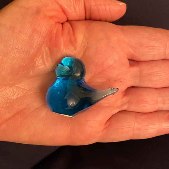 Swedish Tiny Blue Bird Glass Bird Figurine - Picture 5 of 7